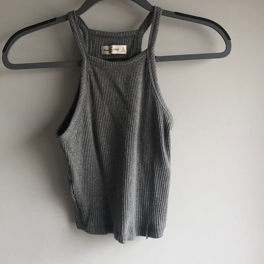 Abercrombie gray crop top